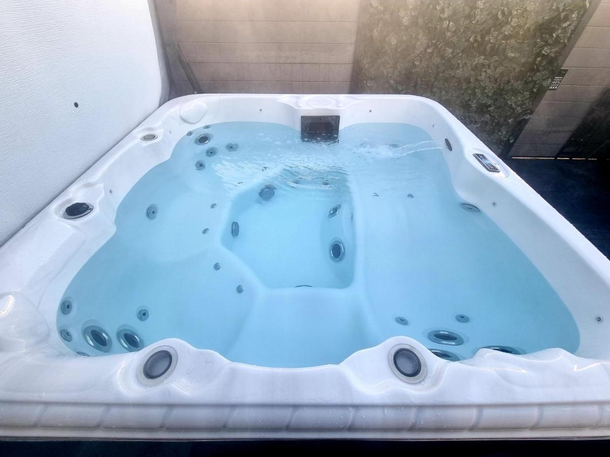 Apple Tree Lodge Hot Tub 3 Bedroom 2 Bars Morpeth Dış mekan fotoğraf