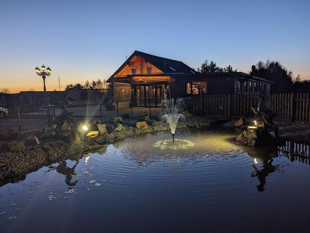 Apple Tree Lodge Hot Tub 3 Bedroom 2 Bars Morpeth Dış mekan fotoğraf